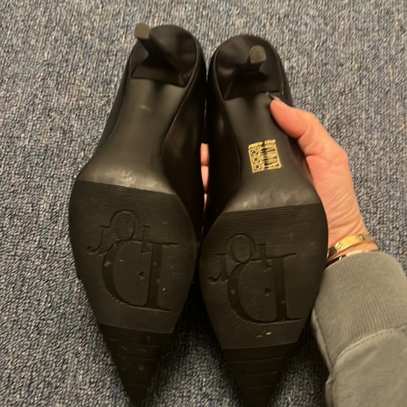 Authentic Dior shoes size 38.5. - Picture 6 of 9